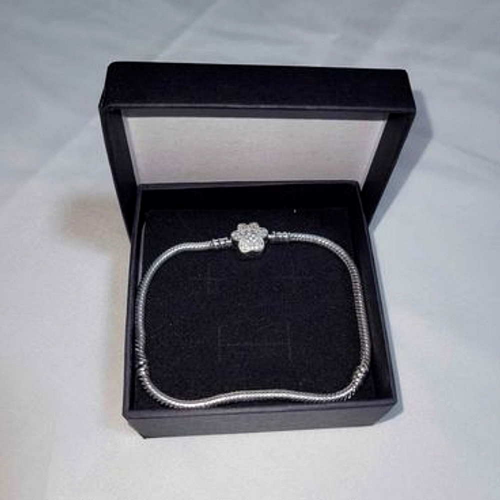 New silver pandora-style charm bracelet with rhinestone paw print closure 7.87"